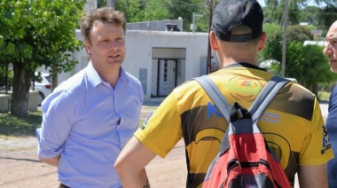 El intendente Maximiliano Wesner recorrió la localidad de Sierras Bayas