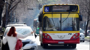 Transporte: La UTA y las empresas acordaron un piso salarial de 1 millón de pesos para los choferes