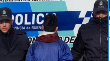 Un joven de 22 años fue aprehendido por robar una bicicleta y asaltar a una mujer