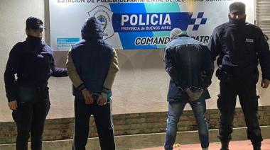 Aprehendieron a dos jóvenes por robar una batería de un auto