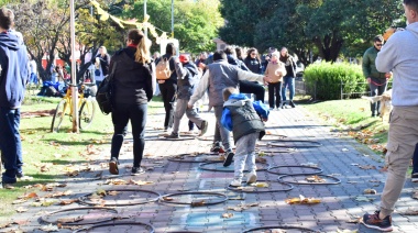 El derecho a jugar: La Facultad de Ciencias Sociales prepara una jornada con juegos, títeres y música