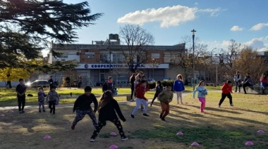 Este domingo llega “Juguemos en la plaza” en el barrio Villa Magdalena