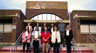 Graduados de la Facultad de Ciencias Sociales recibieron sus títulos de grado