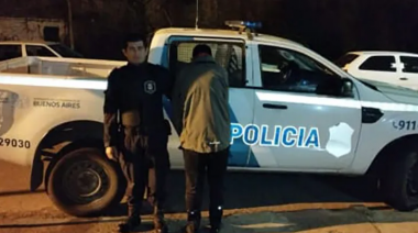 Aprehendieron a un hombre por retener en una vivienda a dos mujeres