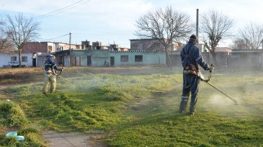 El Municipio realiza trabajos de mantenimiento en el Barrio Ituzaingó y 104 Viviendas