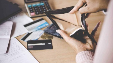 Para no ser pobre una familia ya necesita más de 900 mil pesos por mes, según el INDEC