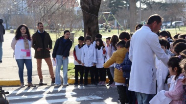 A partir de un pedido de la Escuela Primaria N°51 se realizó una nueva pintada de sendas peatonales
