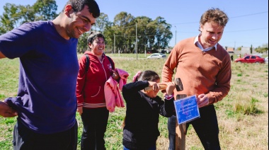 El Intendente Wesner recorrió con las familias los lotes del nuevo barrio que se está gestando