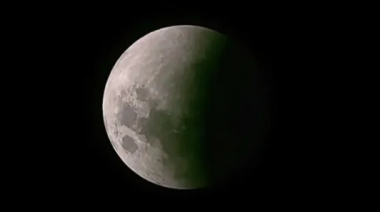 Un eclipse parcial de Luna podrá observarse este martes en todo el país