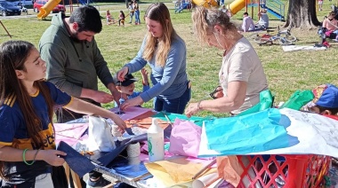 Se llevó adelante una barrileteada a pleno sol en Hinojo