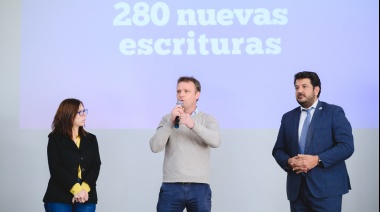 280 familias recibieron las escrituras de sus hogares