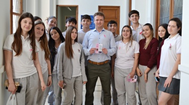 Octubre Rosa: el intendente Wesner recibió a estudiantes en el marco de la campaña de concientización