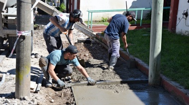 Comenzó la obra de construcción de veredas en el acceso a la Escuela Nº 502