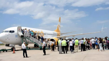 Flybondi suspendió 71 vuelos hasta Año Nuevo y hay malestar entre los pasajeros