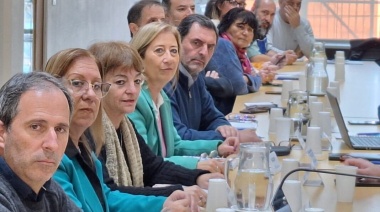 Los docentes le piden aumento a Kicillof para enfrentar el ajuste “impulsado por el Gobierno Nacional”