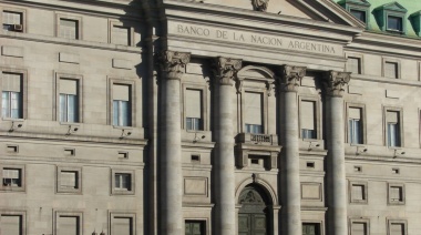 Milei firmó el Decreto que transforma al Banco Nación en Sociedad Anónima