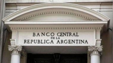 Pese al anuncio de Caputo, el BCRA tuvo que volver a vender dólares