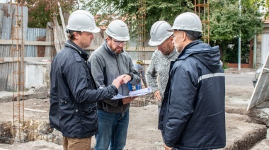 El intendente Wesner visitó las obras de refacción y ampliación de la Escuela N° 57