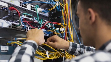 Por qué elegir profesionales matriculados para la instalación de software y redes empresariales
