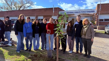 La Mesa de Arbolado Urbano encabezó una jornada en la Escuela Adolfo Pérez Esquivel