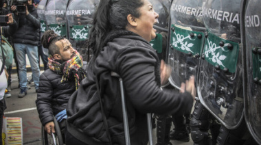 Las fuerzas de seguridad desplegaron un duro operativo contra la protesta de las personas con discapacidad
