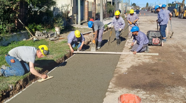 Reparación de cordón cuneta y pavimento en un sector del barrio Sarmiento Norte