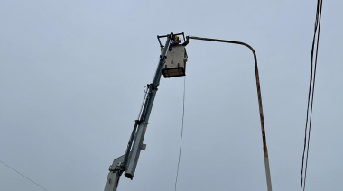 El Municipio avanza con la colocación de nueva luminaria LED en el Parque Industrial I
