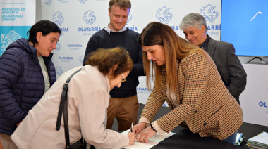 Maximiliano Wesner participó del acto firma de 177 escrituras sociales