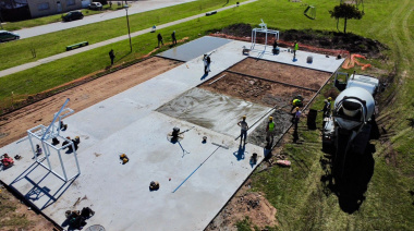 El Municipio avanza con la construcción del playón deportivo en Hinojo