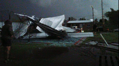 Urdampilleta: un violento temporal provocó voladura de techos y cortes de luz