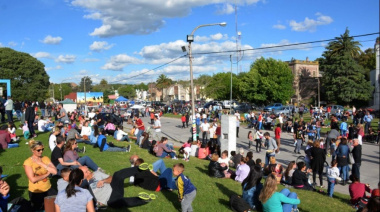 Este domingo comienza el ciclo de “Bailes en la Plaza” en Sierras Bayas