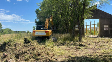 El Municipio desplegó trabajos de limpieza en Villa Aurora y en un predio fabril abandonado
