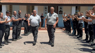 La Unidad 2 despidió a tres agentes con una guardia de honor cargada de emoción