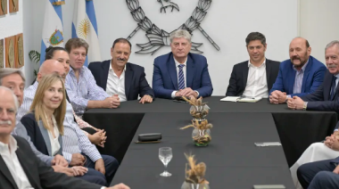Axel Kicillof articula con cinco gobernadores peronistas un rechazo más duro a las leyes de Milei