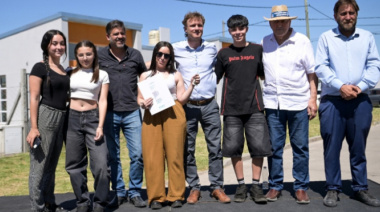 Familias de Olavarría recibieron casas construidas por la Provincia