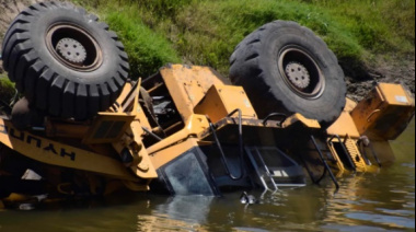 Hallaron sin vida al operario de la máquina vial que cayó al arroyo Tapalqué