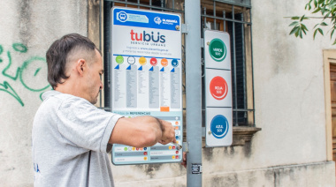 Recambio de cartelería y piezas gráficas en refugios y paradas de colectivos