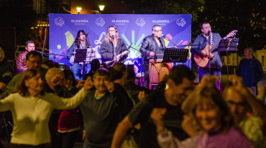 Música y baile en el Paseo Jesús Mendía