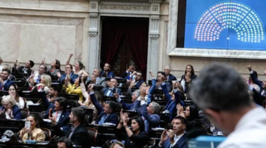 El oficialismo aprobó en Diputados la reforma laboral en una sesión tensa y marcada por escándalos