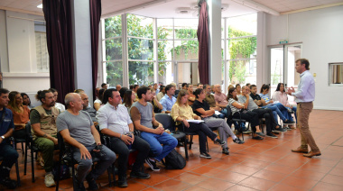 El intendente Wesner encabezó la presentación del Programa Barrio por Barrio 2026