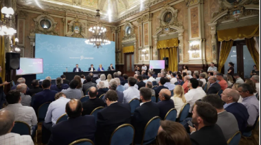 Kicillof encendió alarmas ante intendentes por la situación fiscal de la provincia