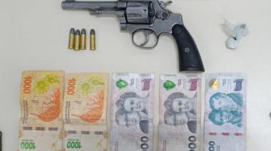 Detuvieron a un hombre con un revólver y cocaína en el barrio Facundo Quiroga
