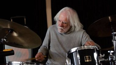 Clínica de batería a cargo de Roberto Peyrano en Casa del Bicentenario