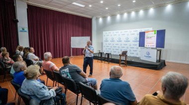 Ante un gran marco de concurrentes se realizó la charla sobre poda y arbolado público