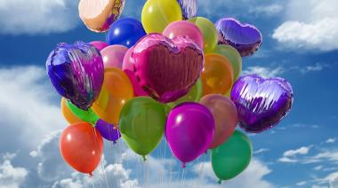 “Corazones Espinados” impulsa una suelta de globos con la comunidad