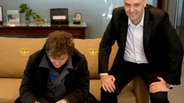 Javier Milei sin vueltas: "Ni en pedo se va Adorni"