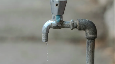 Por reparación de cañería queda sin agua un sector de la ciudad