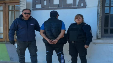 Detuvieron a un hombre e imputaron a otro por dos robos armados a despensas