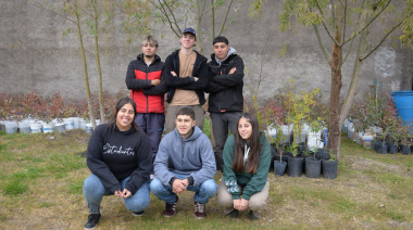 El Vivero Forestal Municipal recibe a estudiantes de la Escuela de Educación Agraria