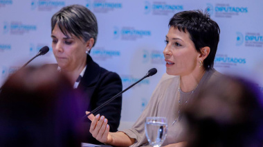 Mayra Mendoza presentó el proyecto de "Ley Ema" para prevenir la violencia digital en las escuelas bonaerenses